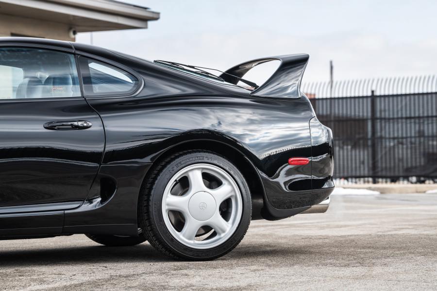 Детали экстерьера Toyota Supra Turbo Sport Roof (JZA80) 1993 года  (фото 20 из 24)